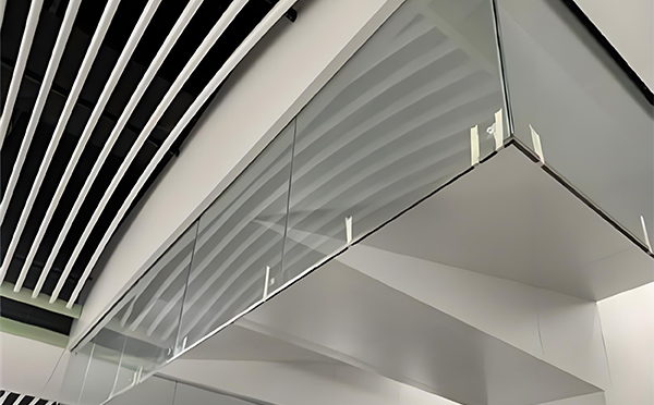 长安玻璃挡烟垂壁