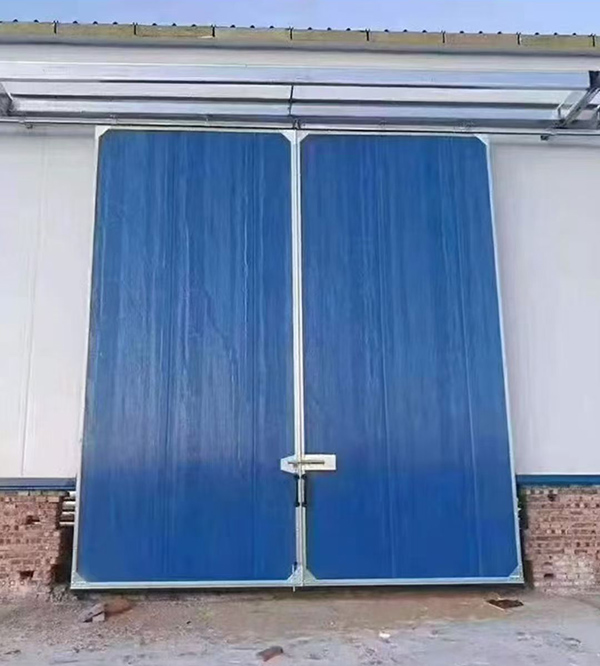 长安工业门在大型仓储物流通道中的应用实例