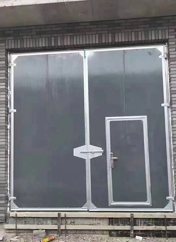 长安工业平开门在大型设备制造车间的应用实例