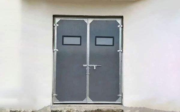 长安工业门在高温作业区域的运行表现