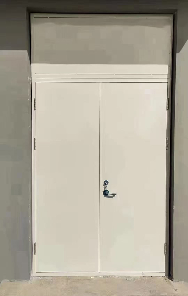 展览馆项目完成大跨度长安防火门安装